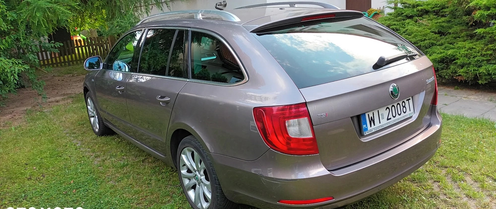 Skoda Superb cena 35000 przebieg: 157000, rok produkcji 2012 z Warszawa małe 121